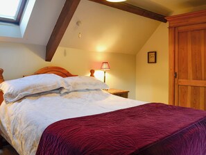 2 bedrooms, free WiFi, bed sheets - 2 bedroom accommodation in Bussage, near Cirencester (Bussage, near Cirencester)