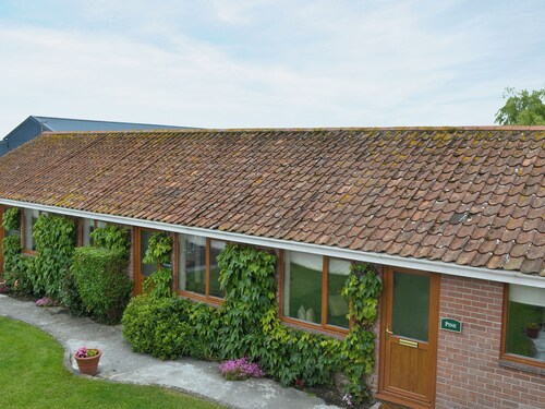 2 bedroom accommodation in East Huntspill, near Highbridge