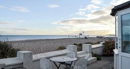 4 bedroom accommodation in Pagham, near Chichester