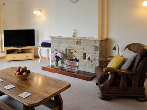 Living area - 2 bedroom accommodation in Wistow, near Selby (Wistow, near Selby)