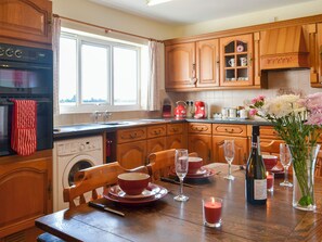 Dishwasher, high chair - 2 bedroom accommodation in Wistow, near Selby (Wistow, near Selby)