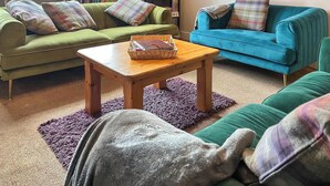 TV - 3 bedroom accommodation in Hebden Bridge Birkenhead Cottage (Hebden Bridge Birkenhead Cottage)