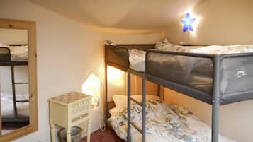3 bedrooms, free WiFi, bed sheets