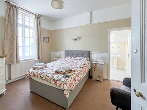 10 عدّة غرف نوم وواي فاي مجانًا وملاءات أسرّة