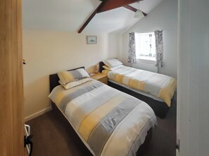 3 bedrooms, free WiFi, bed sheets