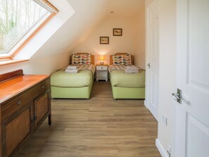 2 室のベッドルーム、WiFi (無料)、ベッドシーツ