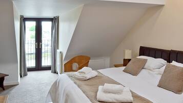 3 bedrooms, free WiFi, bed sheets