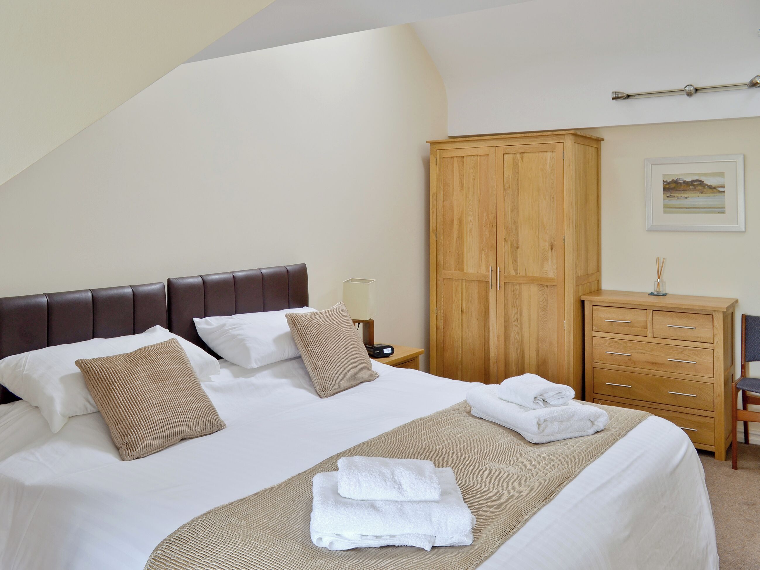 3 makuuhuonetta, ilmainen Wi-Fi, vuodevaatteet