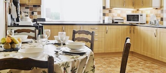 3 bedroom accommodation in Rhiw, near Pwllheli
