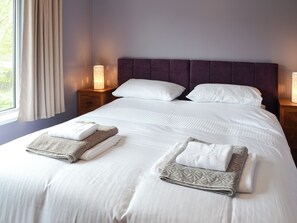 4 bedrooms, free WiFi, bed sheets - 4 bedroom accommodation in Illogan, near Redruth (Illogan, near Redruth)