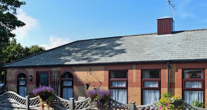 4 Eldin Hall Cottages