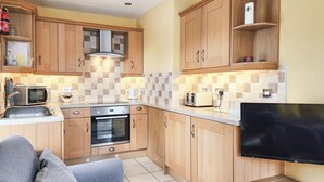 Unclassified image, 2 of 13, button - 4 Eldin Hall Cottages (Scarborough)