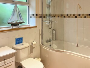 Towels - 1 bedroom accommodation in East Taphouse, near Liskeard (East Taphouse, near Liskeard)