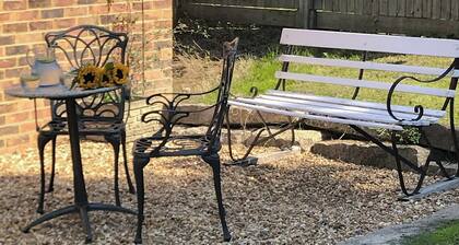 3 bedroom accommodation in Farnham