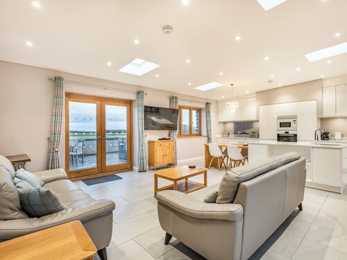2 bedroom accommodation in Penrhos Feilw, near Trearddur Bay