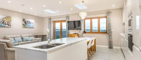 غسالة أطباق، كرسي للأطفال