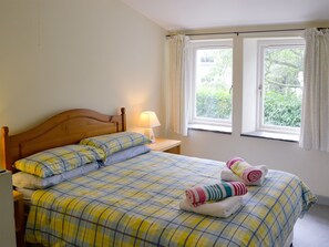 2 多间卧室、免费 WiFi、床单