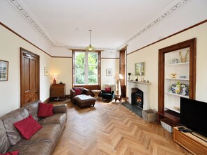 Fireplace - 7 bedroom accommodation in Castle Douglas (Castle Douglas)