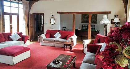 8 bedroom accommodation in Badley, near Needham Market