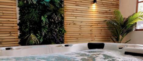 Indoor spa tub