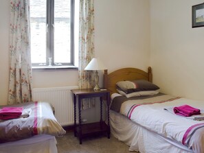 4 bedrooms, free WiFi, bed sheets - Grisedale Coach House (Threshfield, near Grassington)