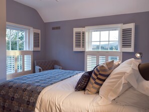 6 bedrooms, free WiFi, bed sheets