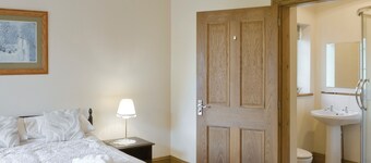 3 bedroom accommodation in Cumwhinton, Carlisle