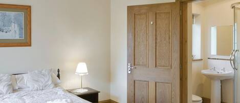 3 camere, Wi-Fi gratuito, lenzuola