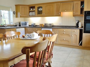 Dishwasher, high chair - 3 bedroom accommodation in Cumwhinton, Carlisle (Cumwhinton, Carlisle)