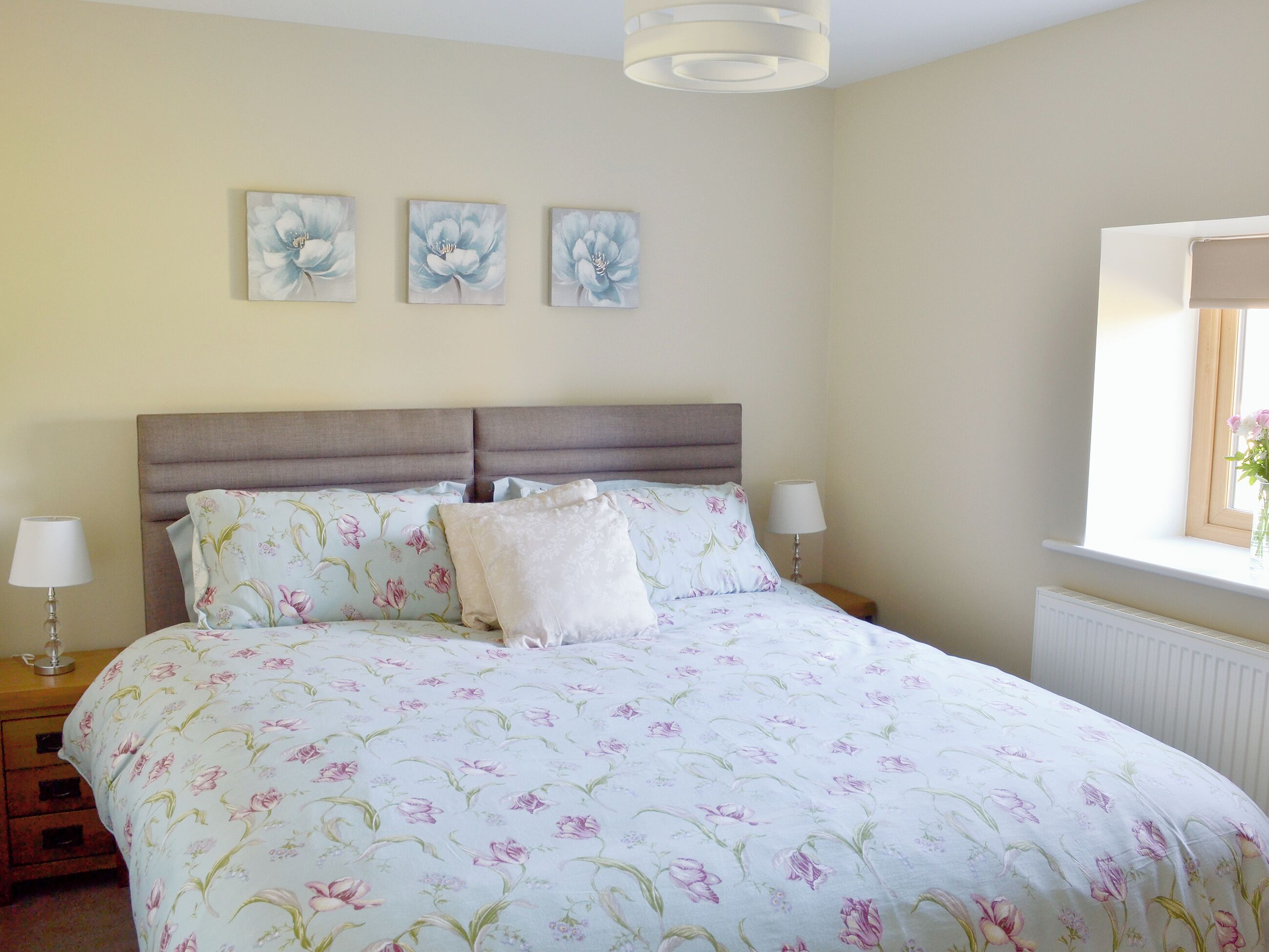 3 bedrooms, free WiFi, bed sheets