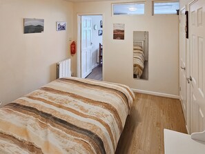 1 室のベッドルーム、WiFi (無料)、ベッドシーツ