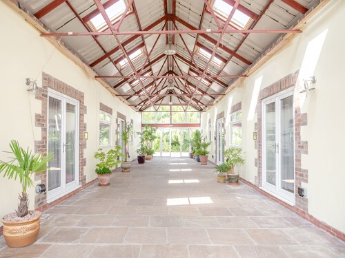 2 bedroom accommodation in Great Hatfield, near Hornsea