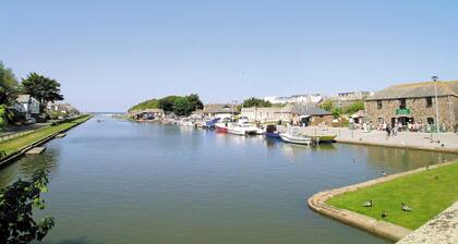 2 makuuhuoneen majoitusta Shebbearissa, lähellä Beaworthya