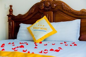 Frette Italian sheets, premium bedding, memory-foam beds, in-room safe - Kally Hotel (Ho Chi Minh City)