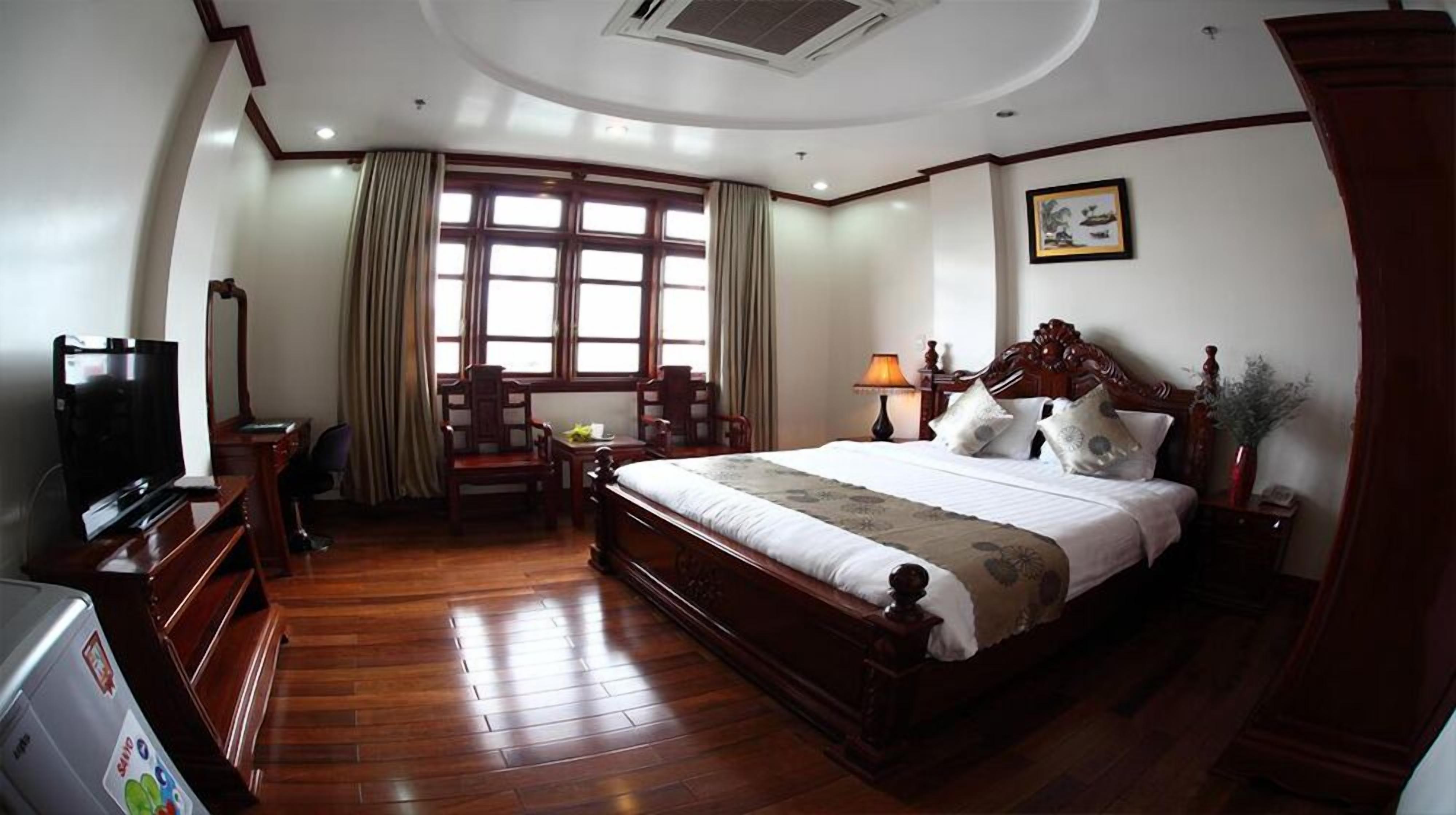 Frette Italian sheets, premium bedding, memory-foam beds, in-room safe