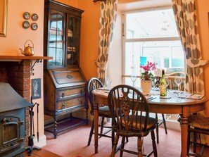 Dining - 3 bedroom accommodation in Seascale, near Eskdale (Seascale, near Eskdale)