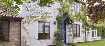 3 bedroom accommodation in Oulton Broad, near Lowestoft