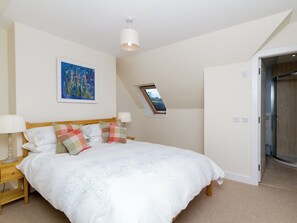 3 bedrooms, free WiFi, bed sheets - 3 bedroom accommodation in Alloway, near Ayr (Alloway, near Ayr)