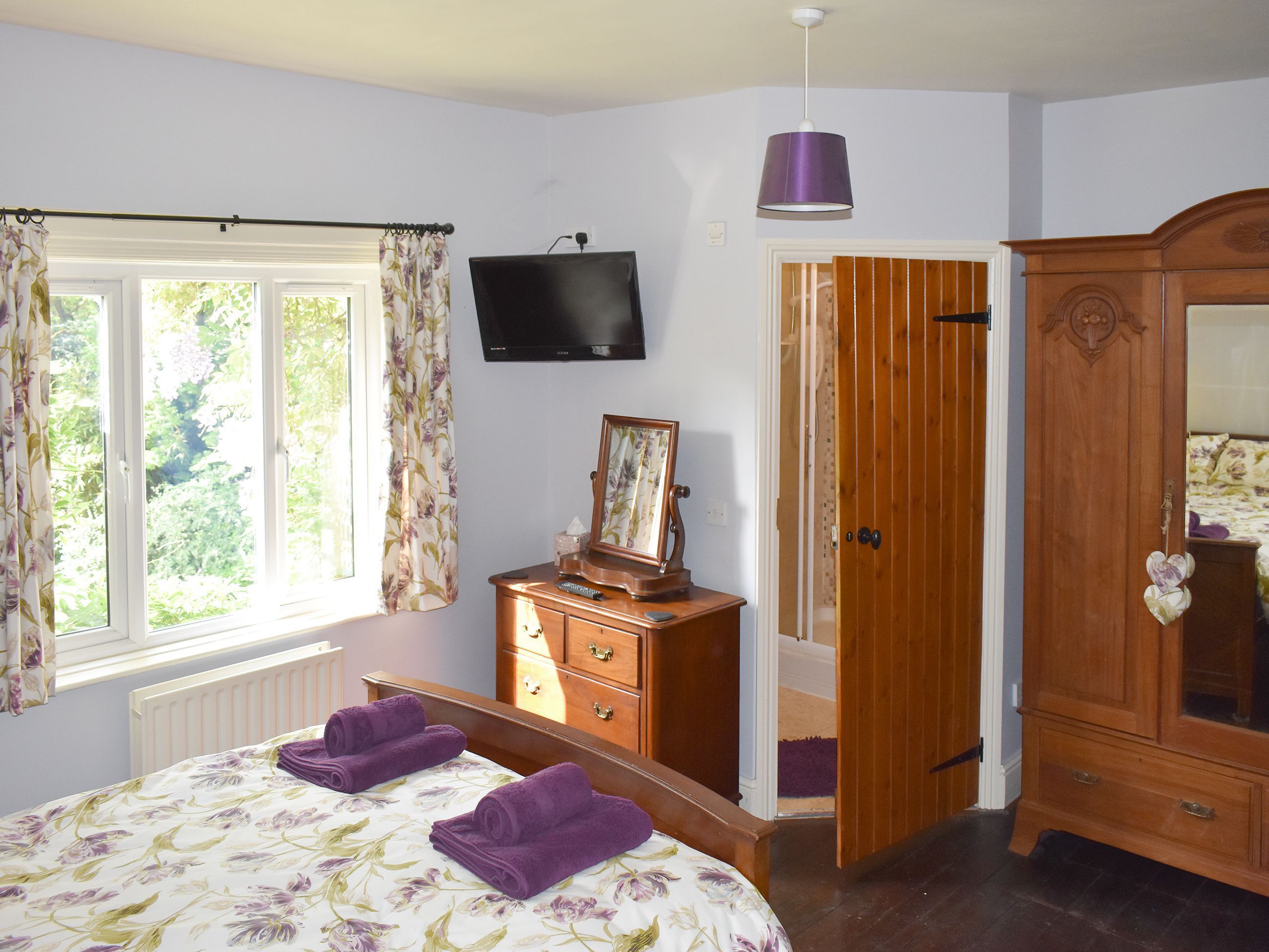 4 bedrooms, free WiFi, bed sheets