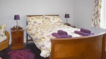 4 bedrooms, free WiFi, bed sheets