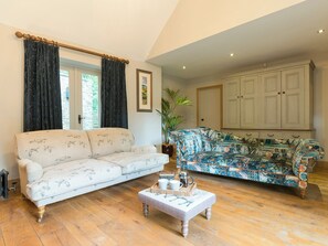Fireplace - 3 bedroom accommodation in Riding Mill, near Corbridge (Riding Mill, near Corbridge)