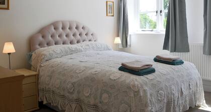 4 bedroom accommodation in Ashperton, near Ledbury