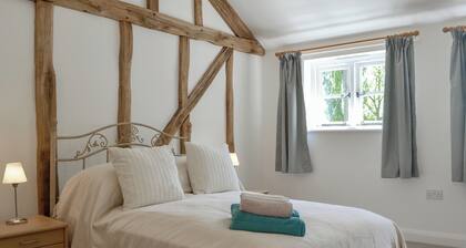 4 bedroom accommodation in Ashperton, near Ledbury
