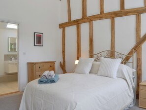 4 bedrooms, free WiFi, bed sheets