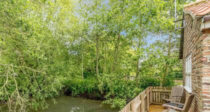 COTTAGE IN THE POND W43212