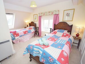 3 bedrooms, free WiFi, bed sheets