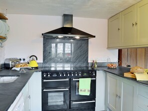 Dishwasher, cookware/dishes/utensils - 5 bedroom accommodation in Three Cocks, near Hay-on-Wye (Three Cocks, near Hay-on-Wye)