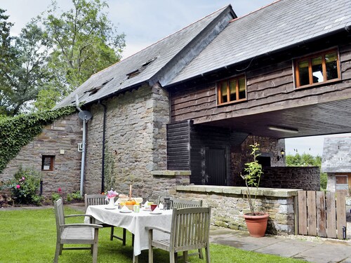 5 bedroom accommodation in Three Cocks, near Hay-on-Wye