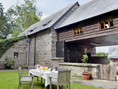 5 bedroom accommodation in Three Cocks, near Hay-on-Wye