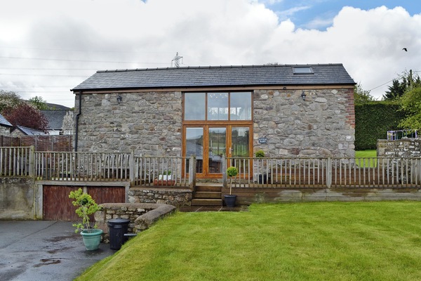 Lovely detached barn conversion | Little Barn, Govilon, near Abergavenny